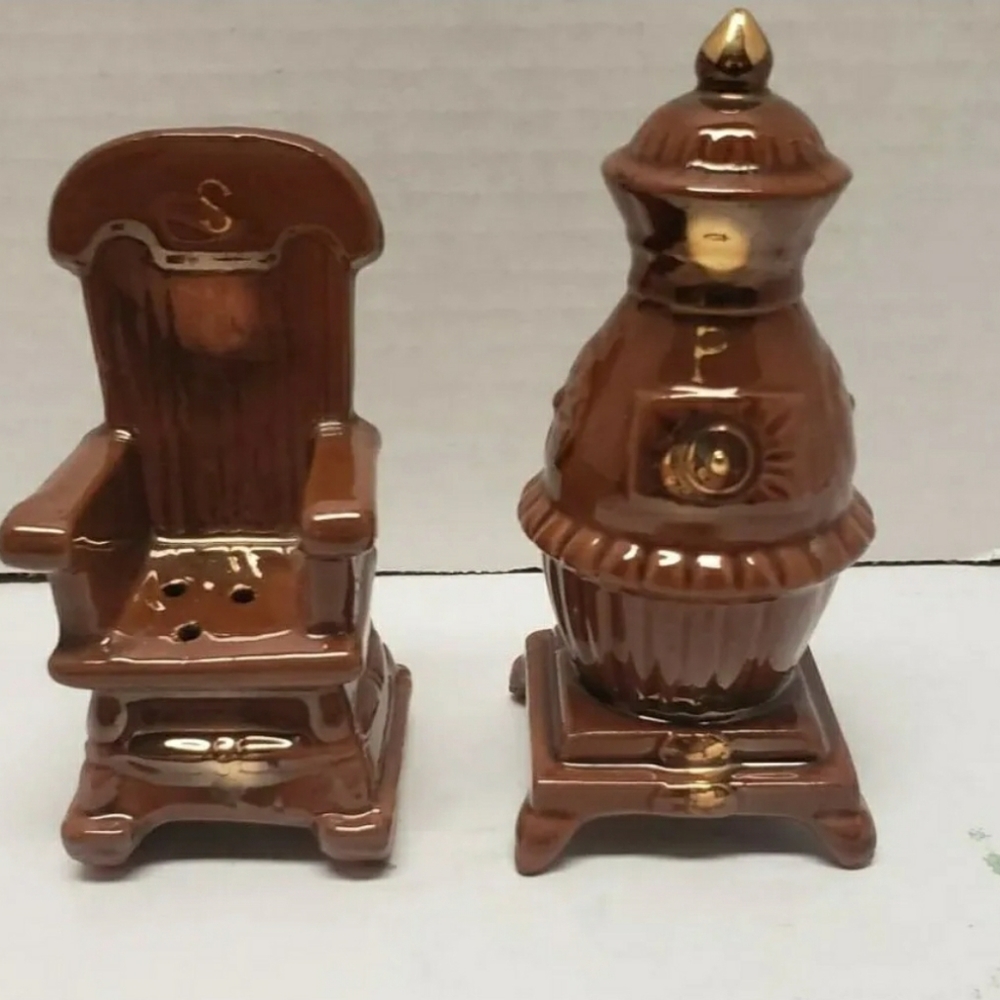 VTG Brown Ceramic Pot Belly Stove Rocking Chair Japan Pepper Shakers Set
